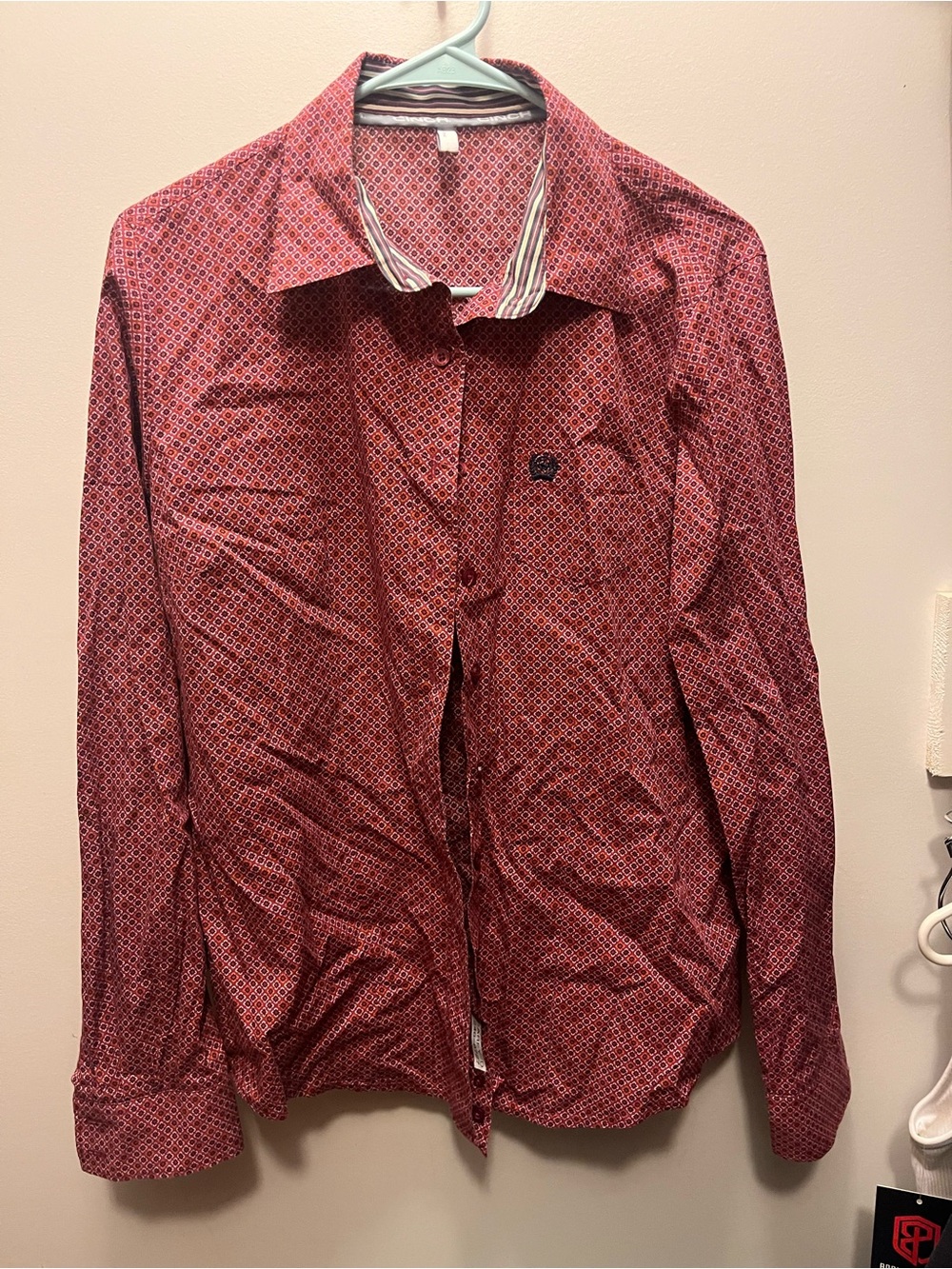 Cinch Women’s Red Geo-Print Lightweight button-up